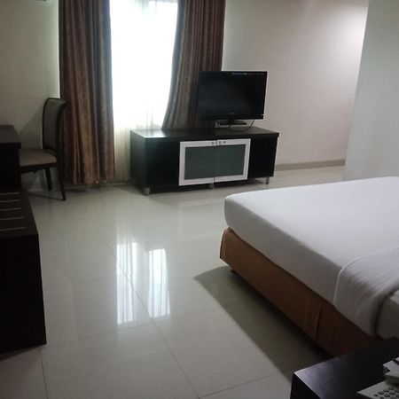 Manise Hotel Ambon Buitenkant foto