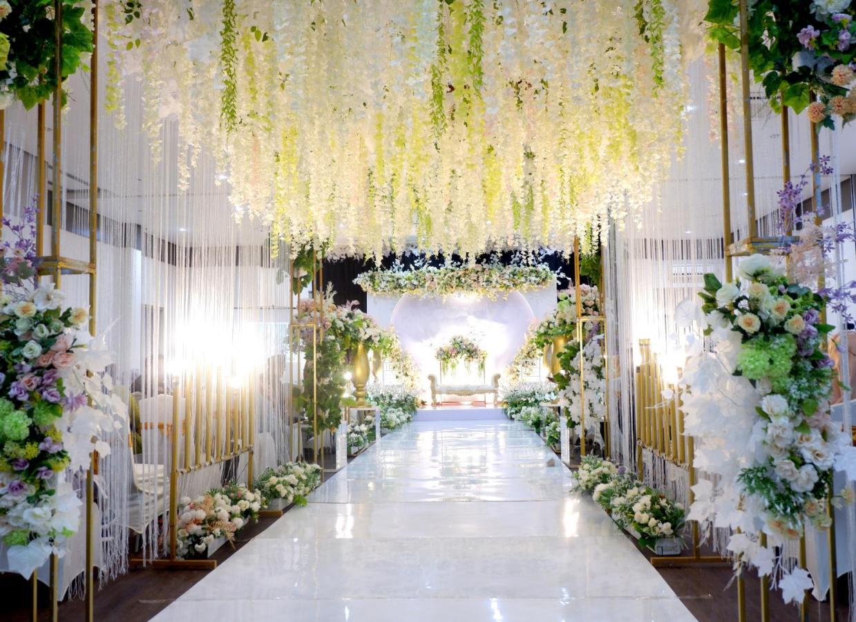 Manise Hotel Ambon Buitenkant foto