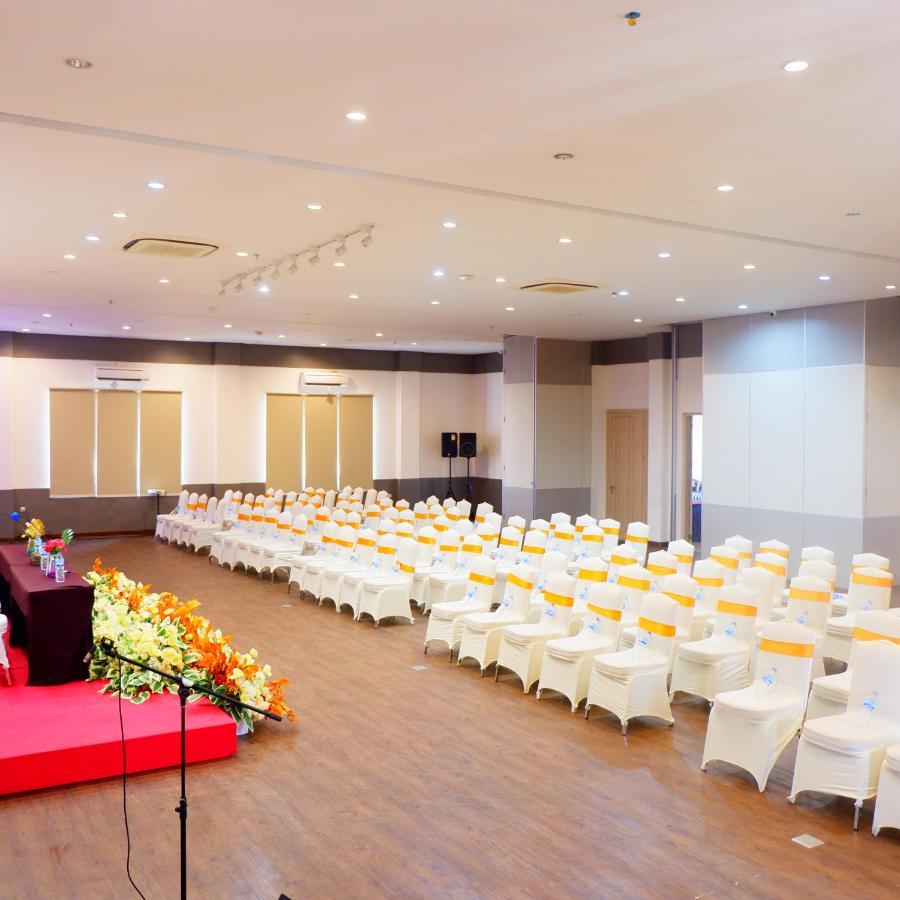 Manise Hotel Ambon Buitenkant foto