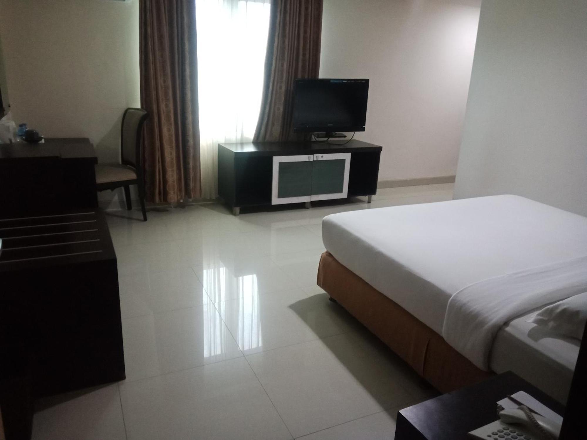 Manise Hotel Ambon Buitenkant foto