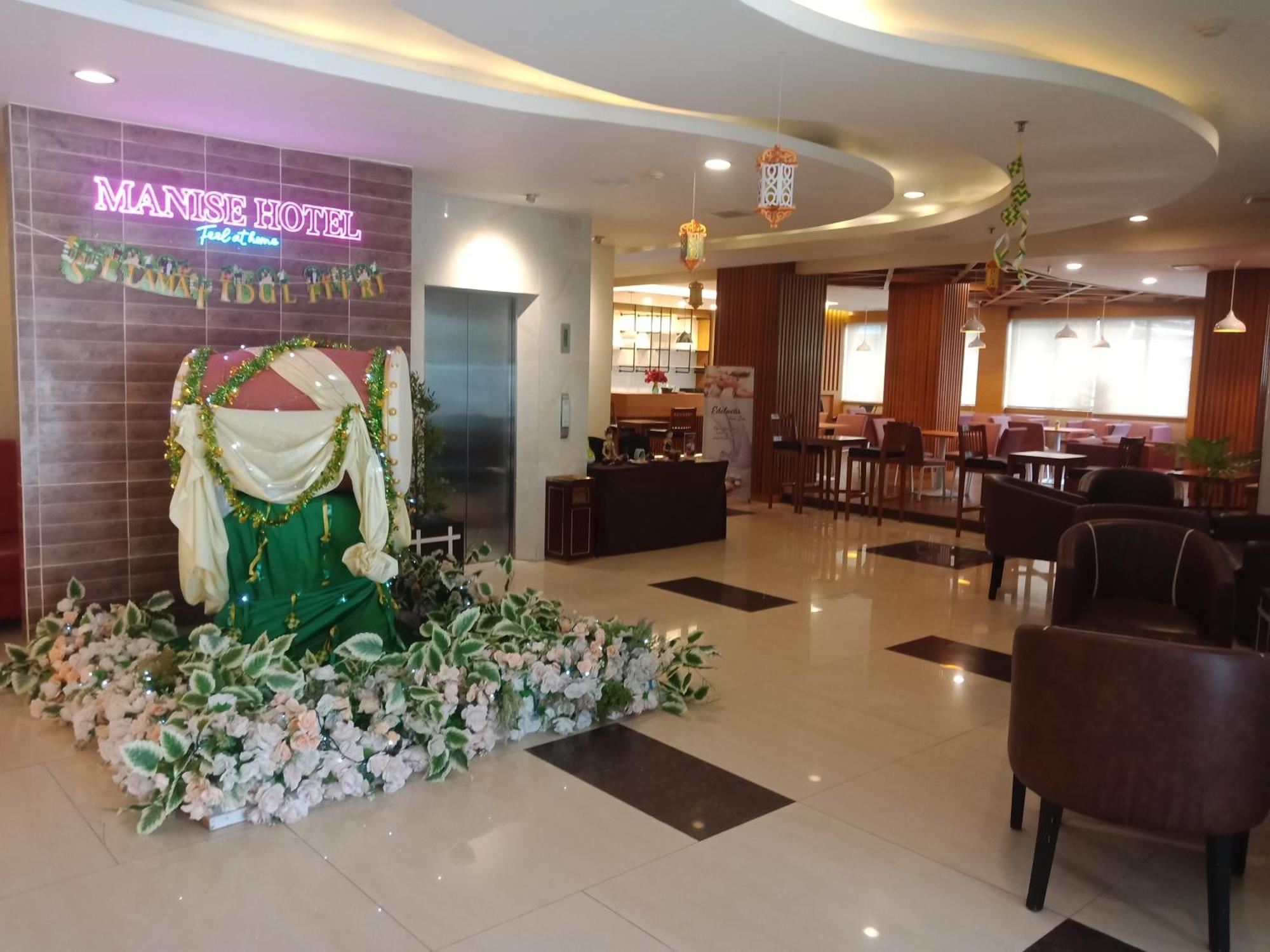 Manise Hotel Ambon Buitenkant foto