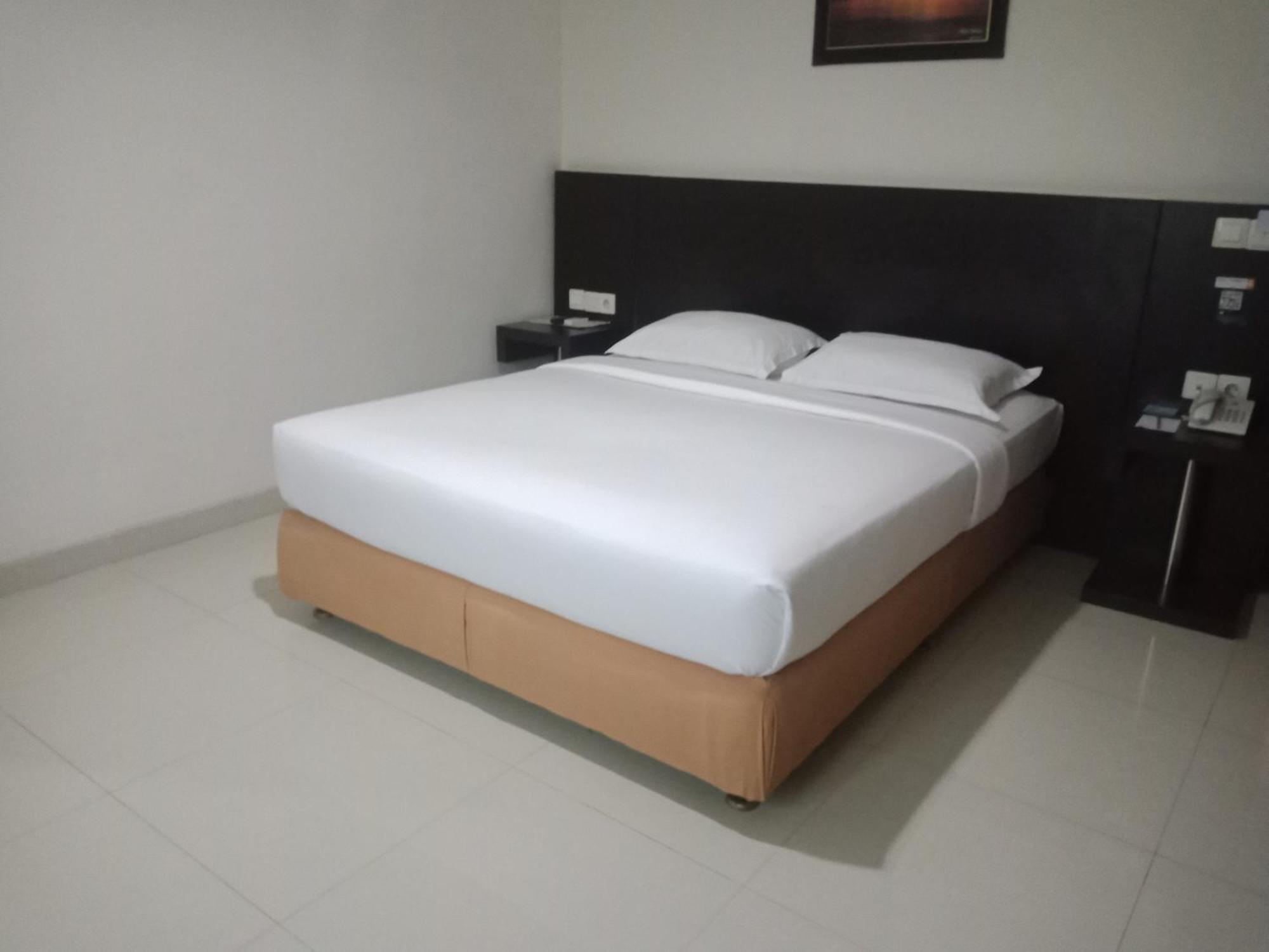 Manise Hotel Ambon Buitenkant foto