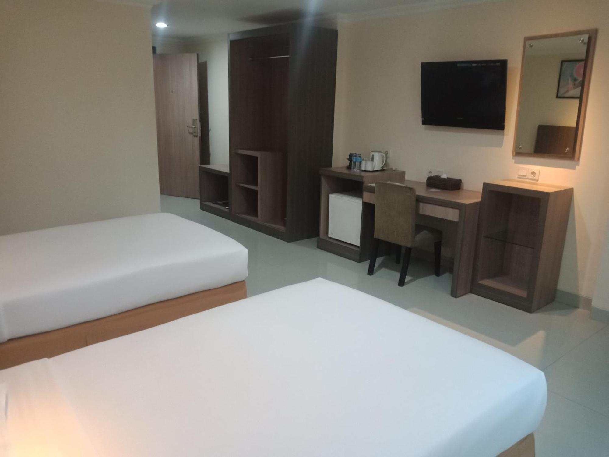 Manise Hotel Ambon Buitenkant foto
