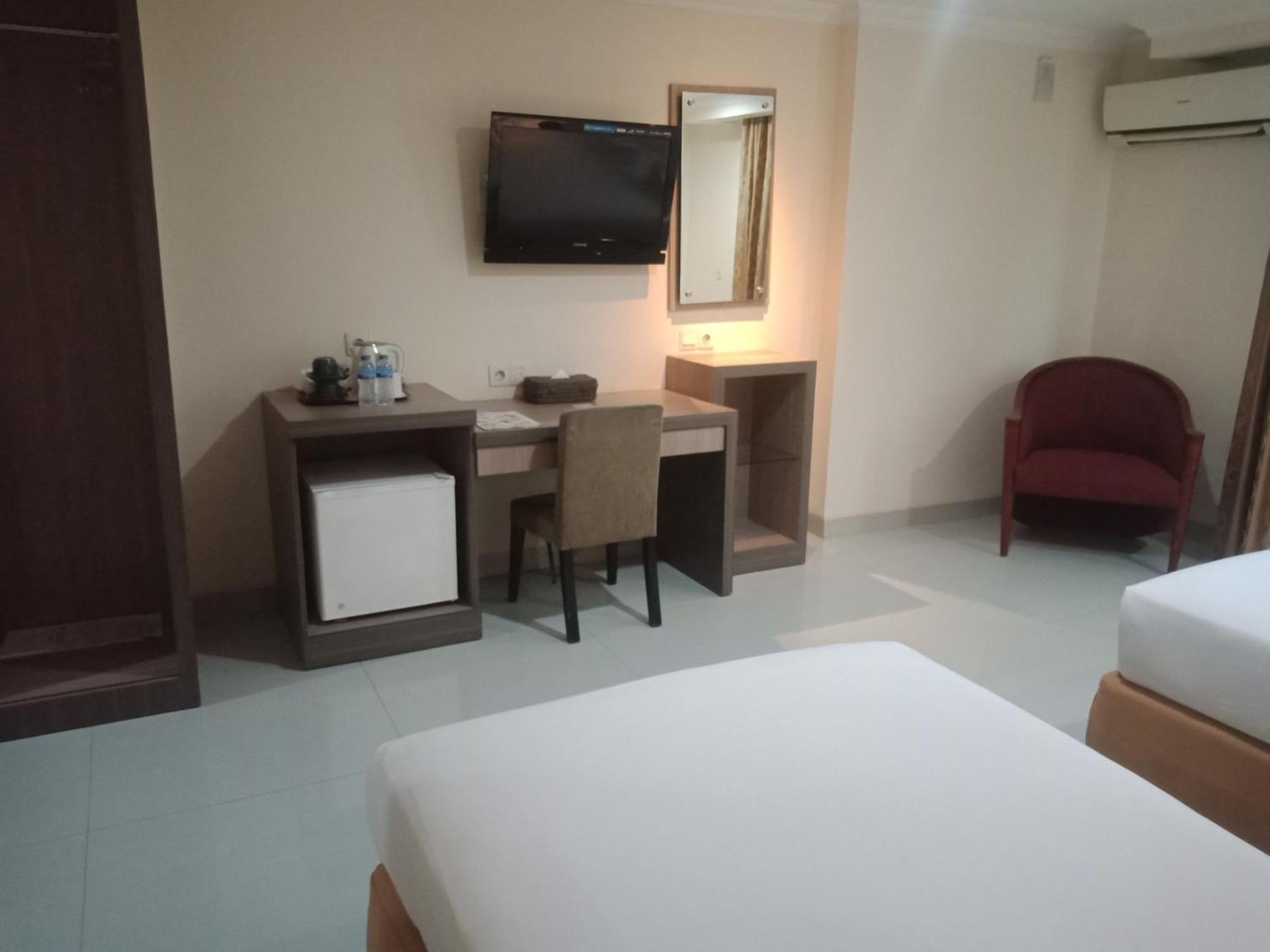 Manise Hotel Ambon Buitenkant foto