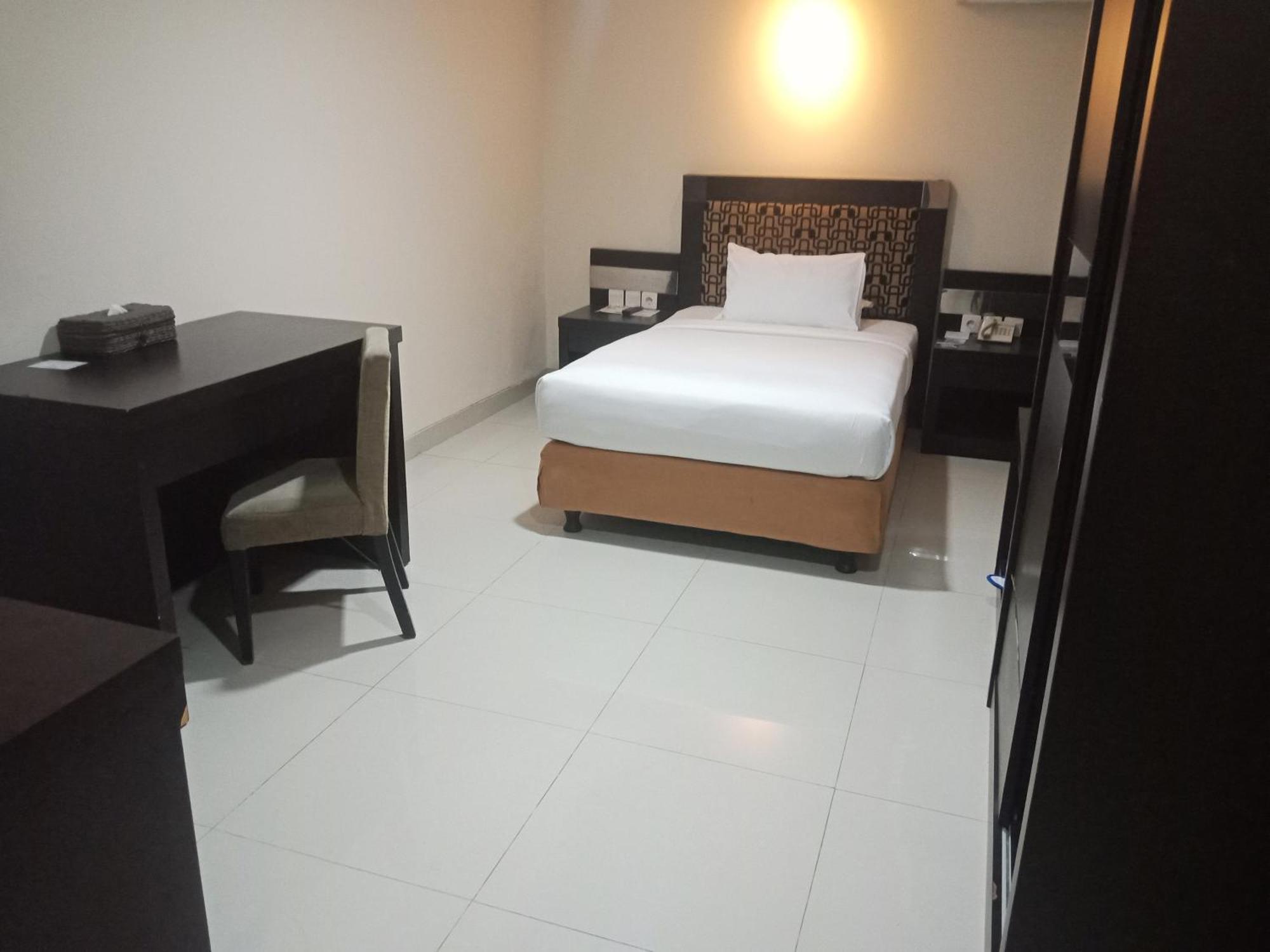 Manise Hotel Ambon Buitenkant foto