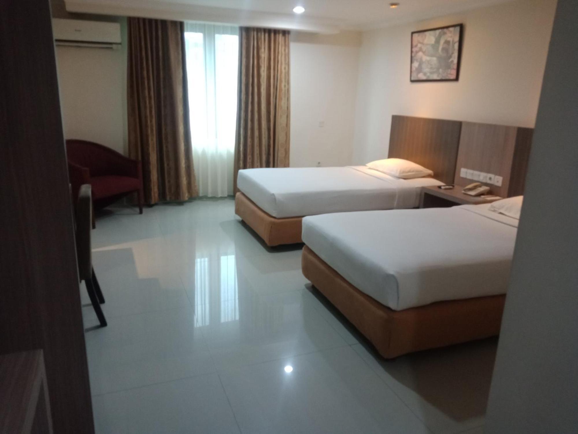 Manise Hotel Ambon Buitenkant foto