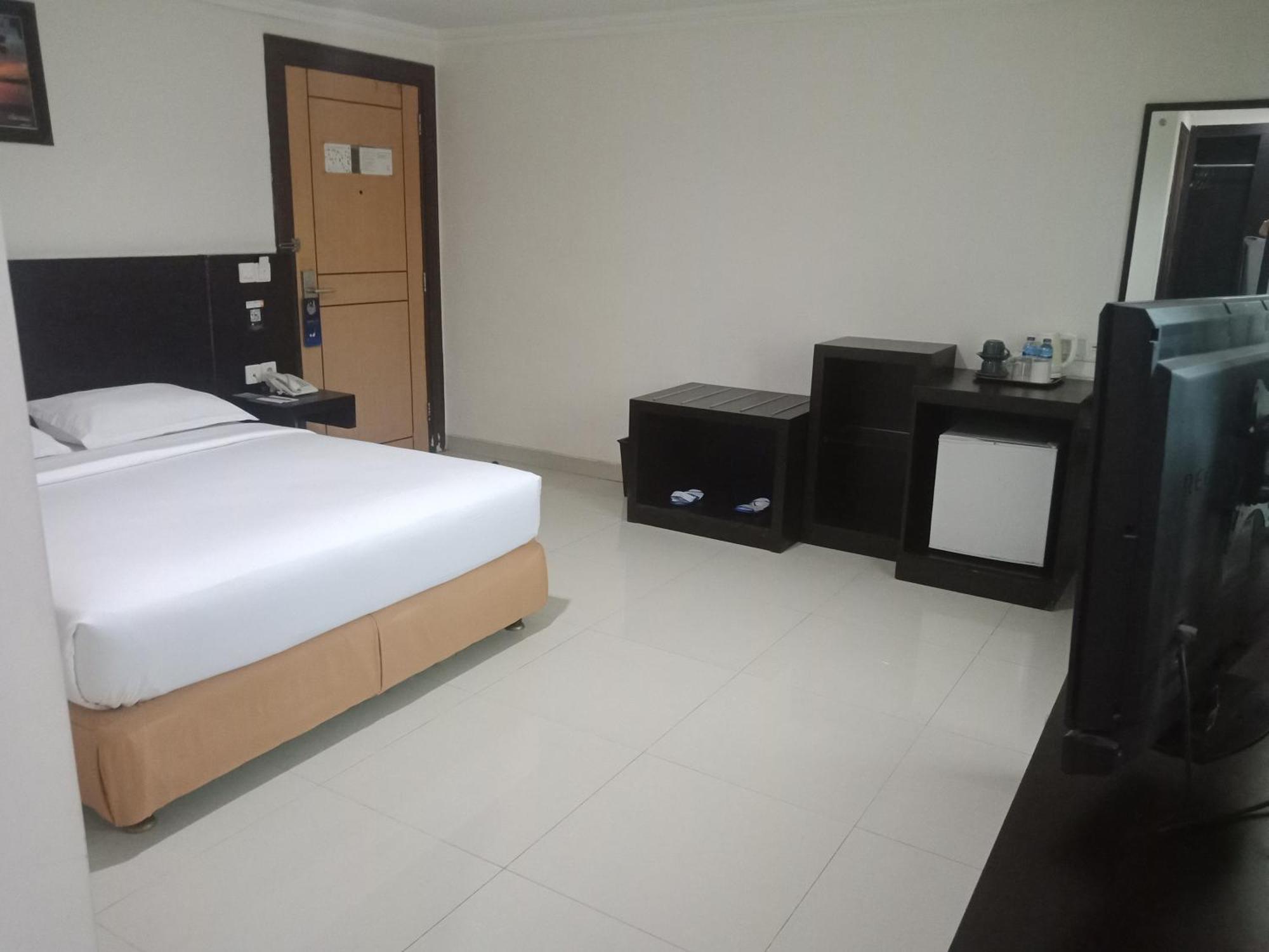 Manise Hotel Ambon Buitenkant foto