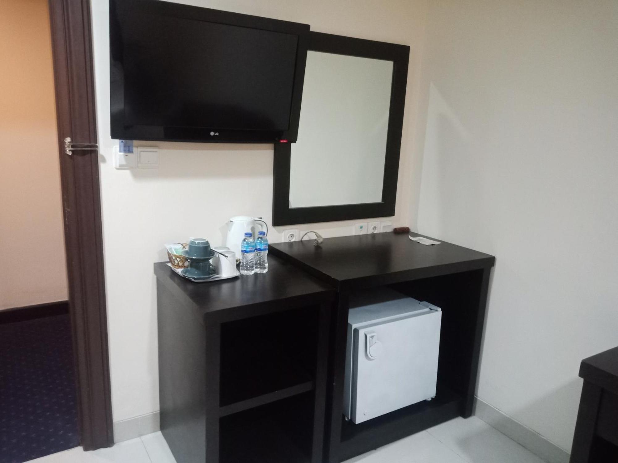 Manise Hotel Ambon Buitenkant foto