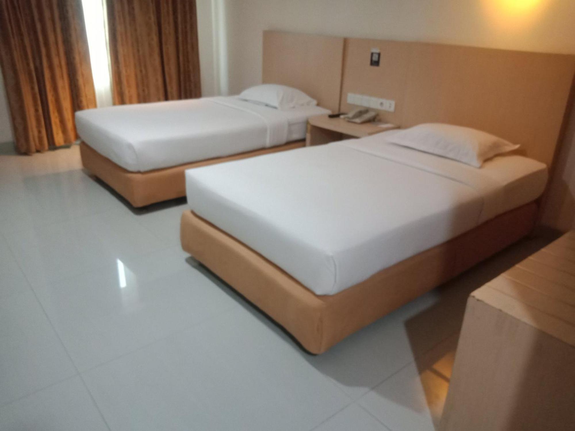 Manise Hotel Ambon Buitenkant foto