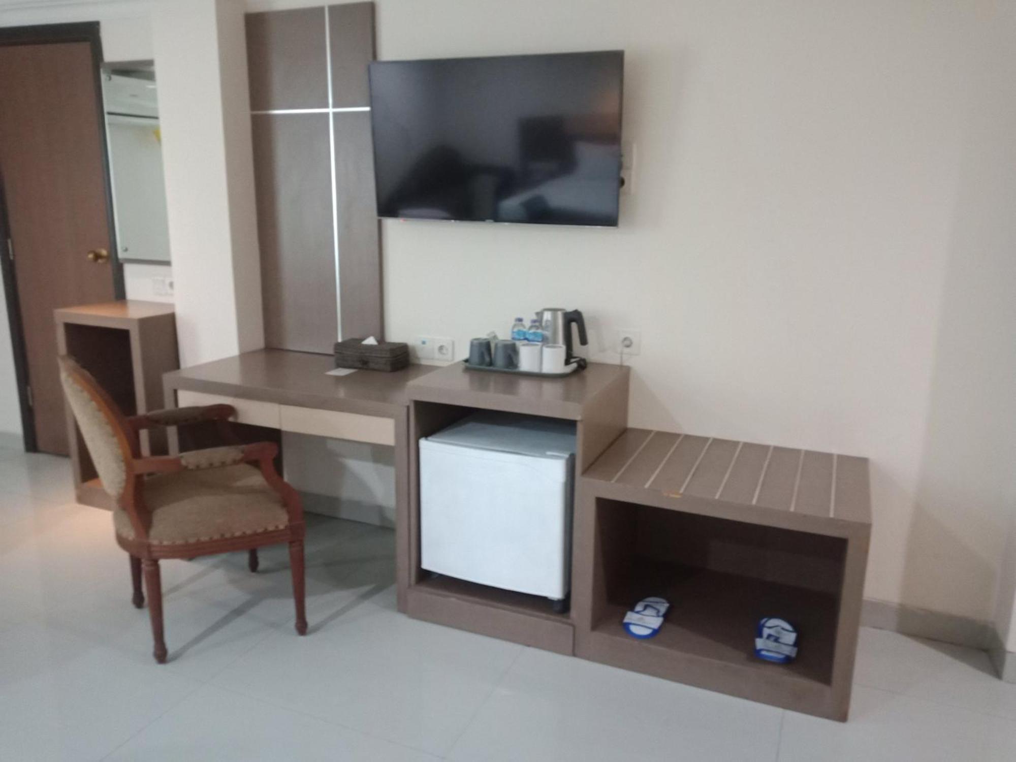 Manise Hotel Ambon Buitenkant foto