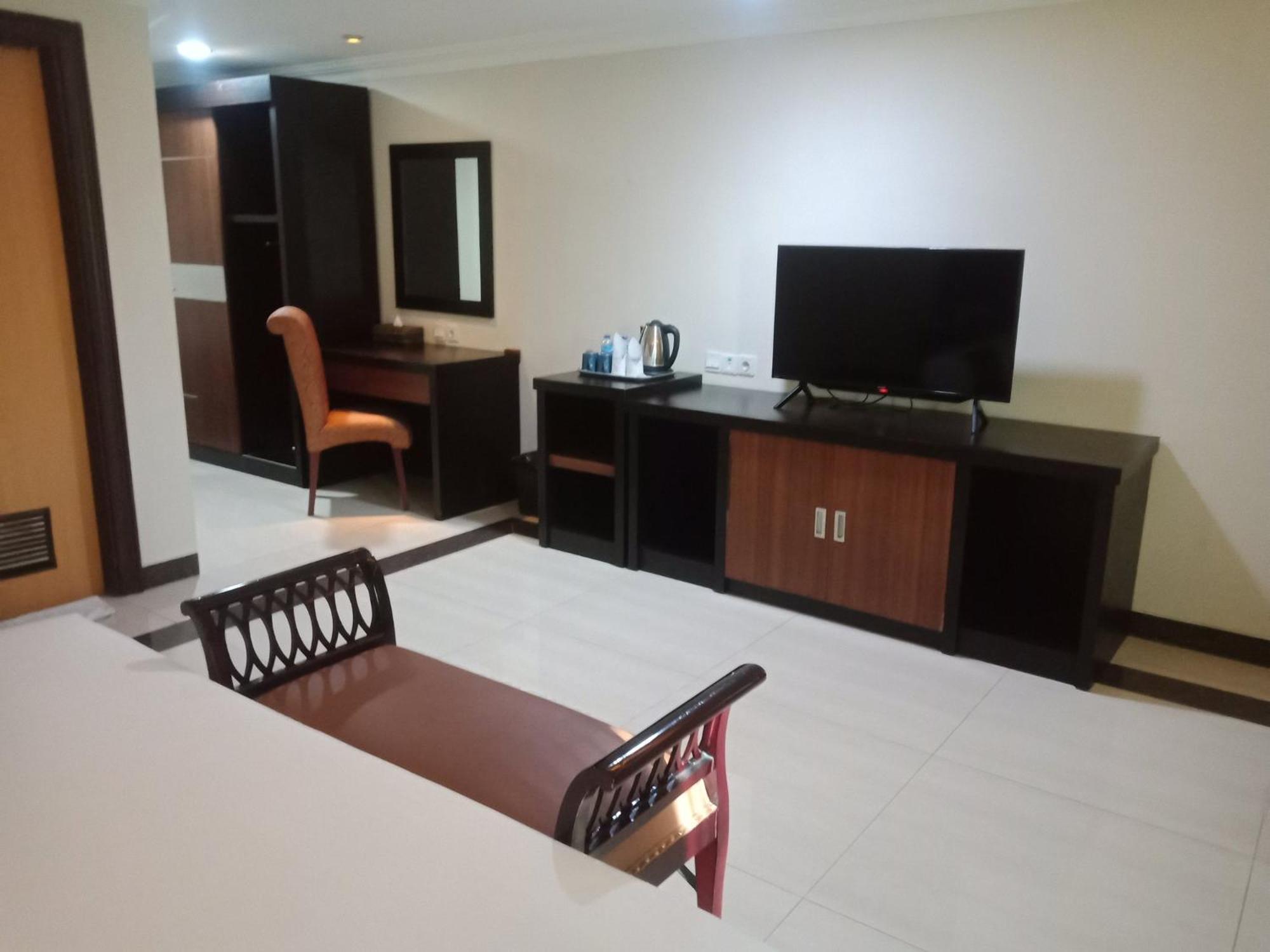Manise Hotel Ambon Buitenkant foto