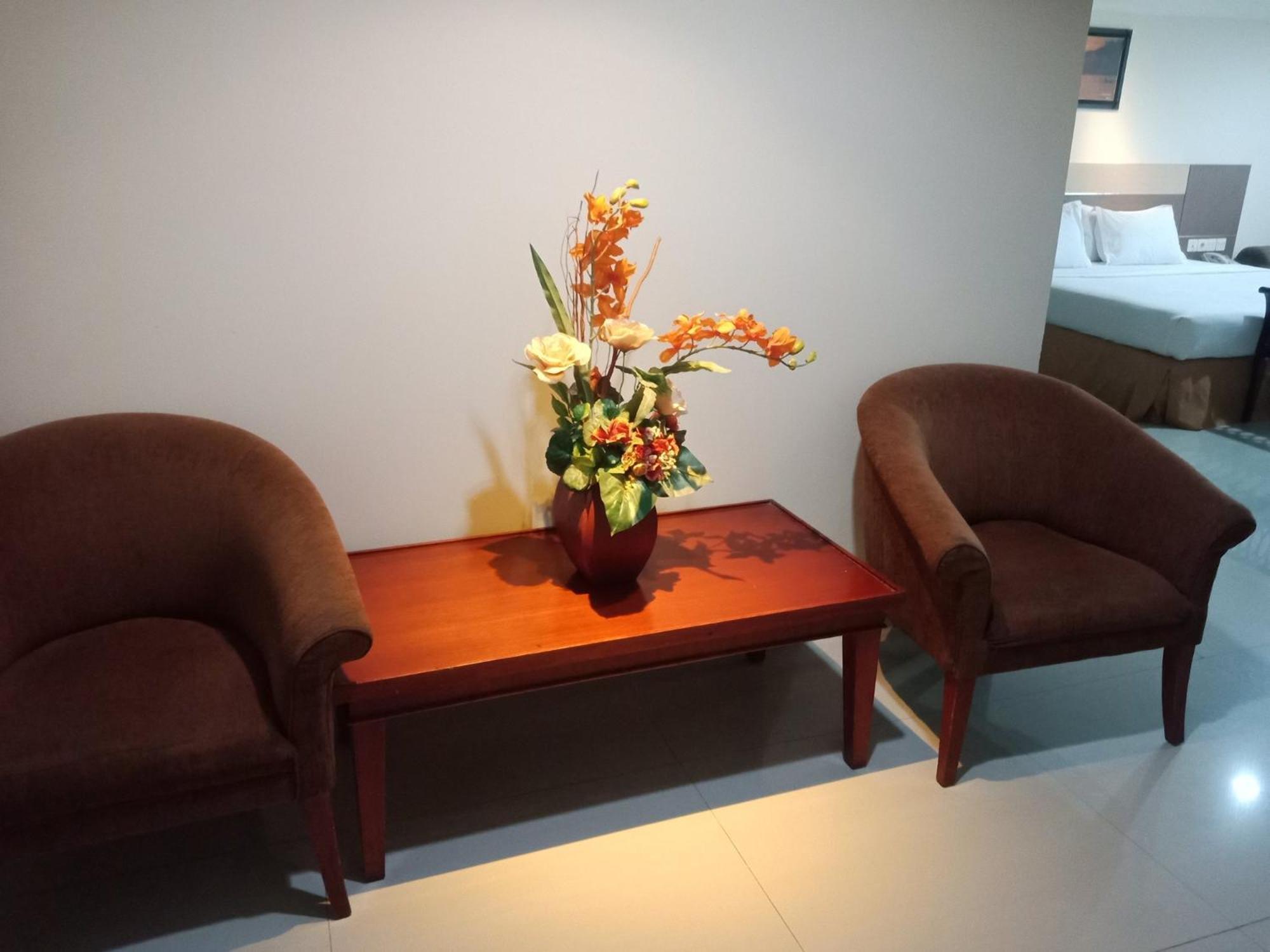 Manise Hotel Ambon Buitenkant foto
