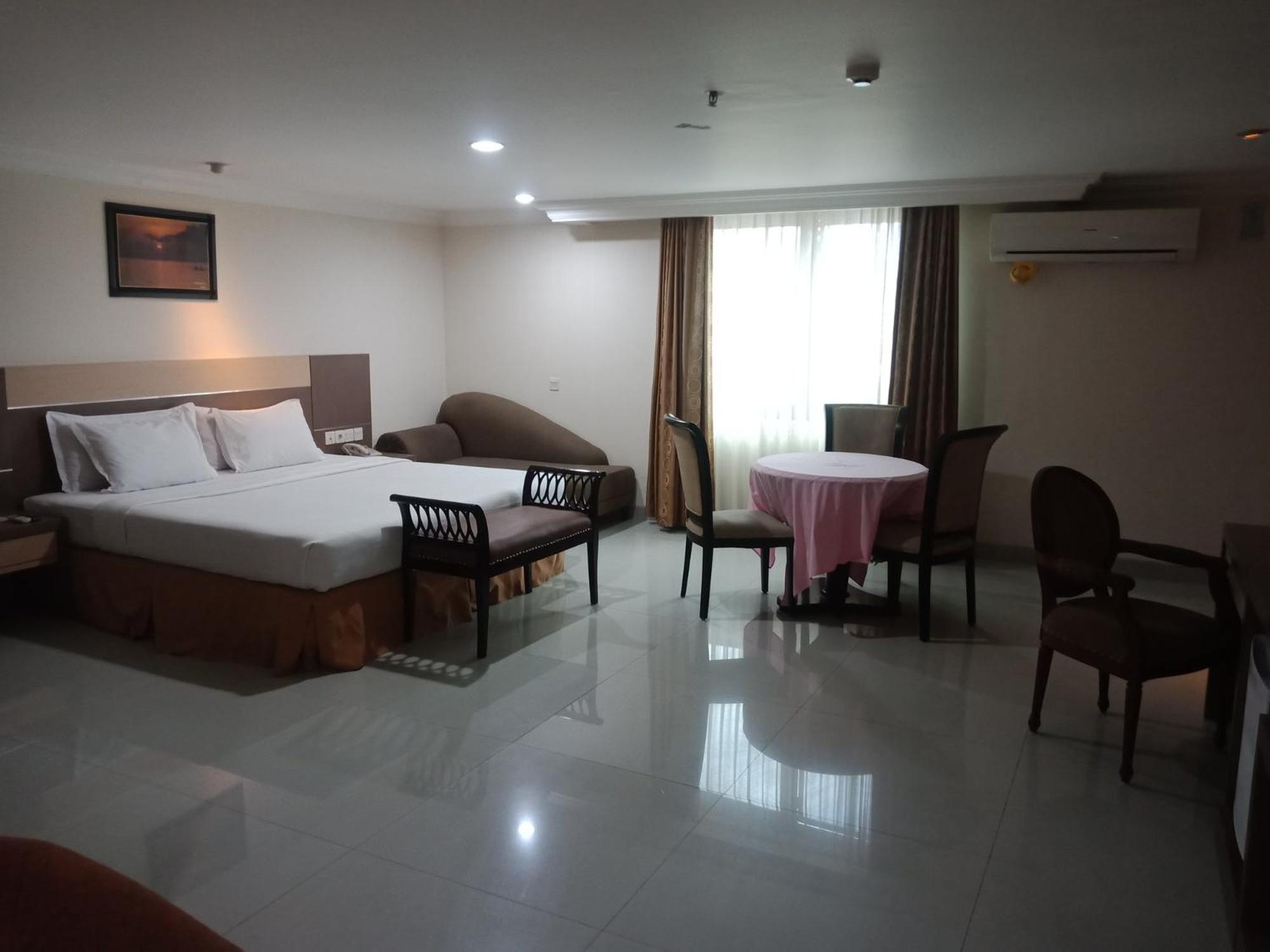 Manise Hotel Ambon Buitenkant foto