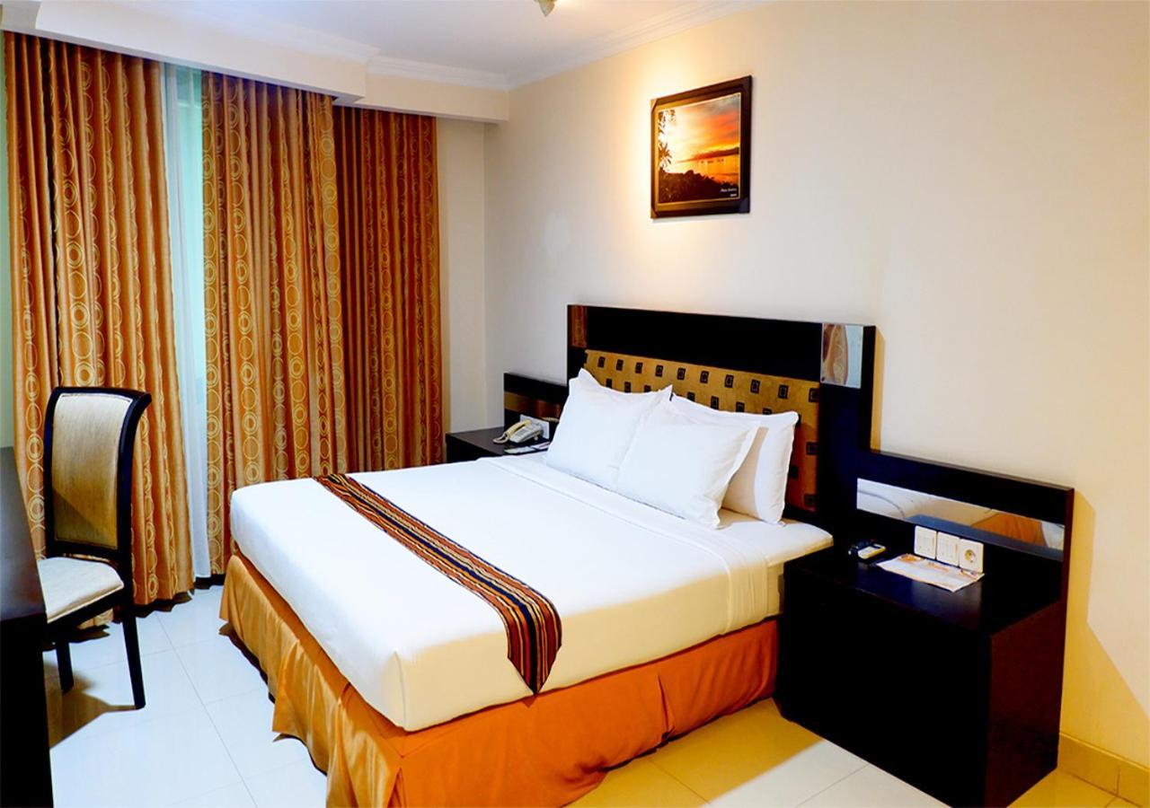 Manise Hotel Ambon Buitenkant foto