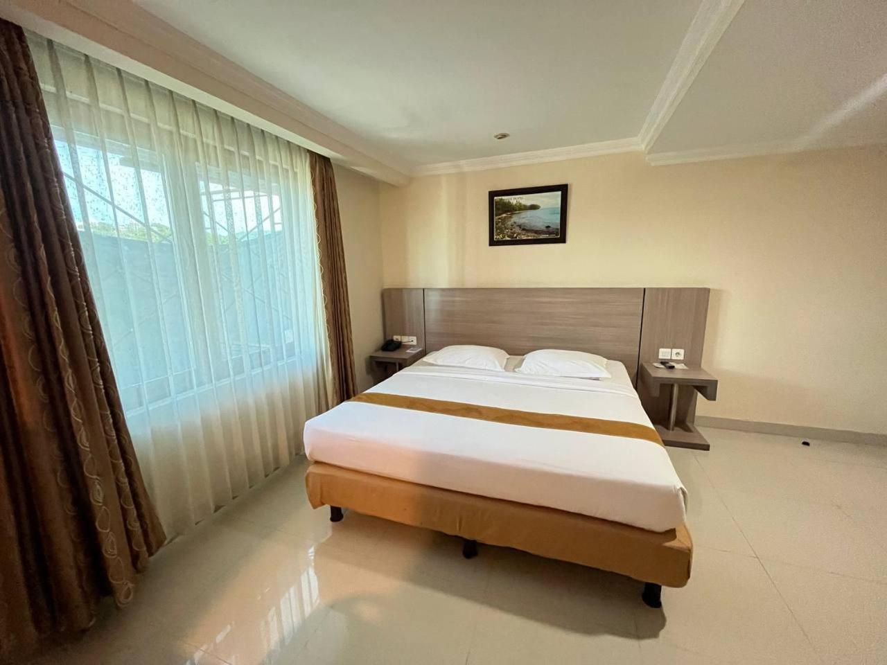 Manise Hotel Ambon Buitenkant foto