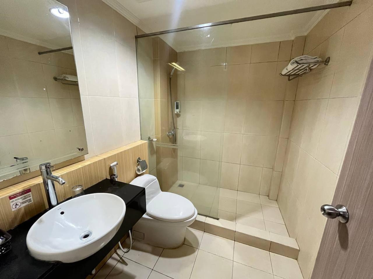Manise Hotel Ambon Buitenkant foto