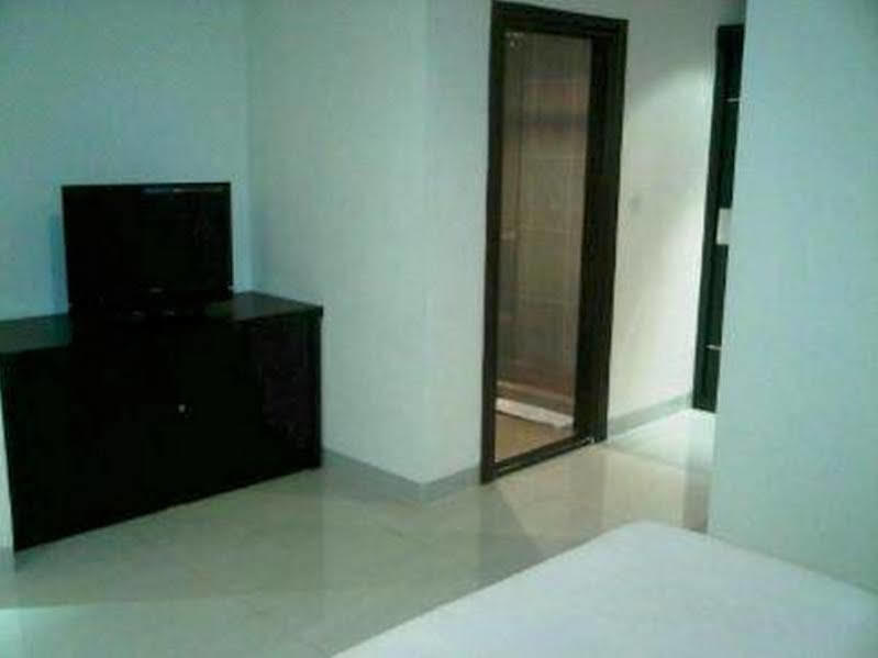 Manise Hotel Ambon Buitenkant foto